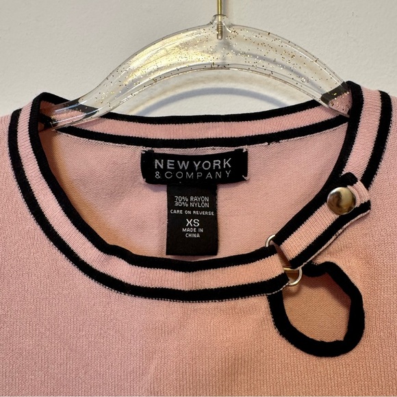 New York & Company Women’s Sleeveless Blouse - Picture 4 of 4